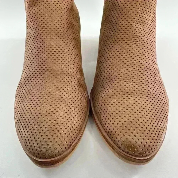 Dolce Vita womens ankle booties size 7 tan laxer dot suede western boots - Picture 2 of 14